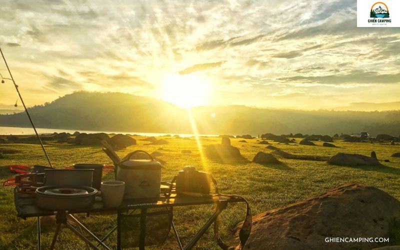 Camping là gì? Xu hướng cắm trại siêu hot đang gây bão giới trẻ 10 Hòa mình vào thiên nhiên, tận hưởng sự tự do khi đi camping