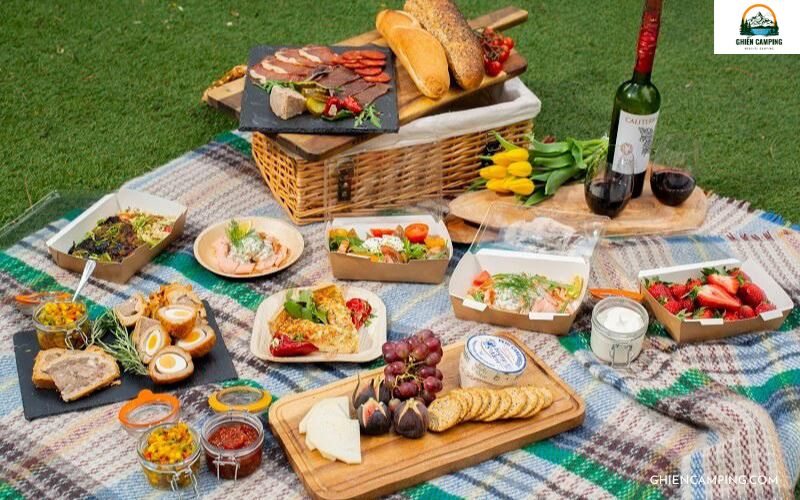 Đi cắm trại ăn gì? Gợi ý thực đơn ngon, dễ chuẩn bị cho chuyến đi 4 Các món ăn nhẹ phù hợp khi đi cắm trại