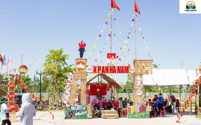 Tổng hợp những mẫu cổng trại đẹp và độc đáo nhất cho ngày hội 36 Mẫu cổng trại đơn giản, dễ làm - mẫu số 2