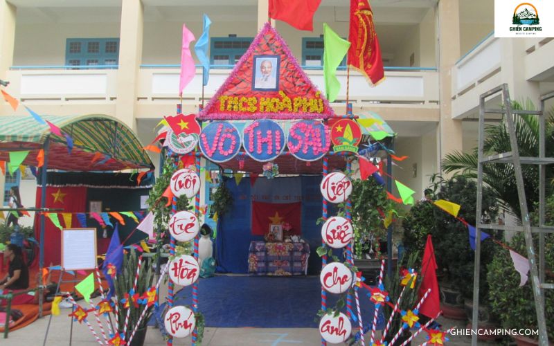 Tổng hợp những mẫu cổng trại đẹp và độc đáo nhất cho ngày hội 21 Mẫu cổng trại đẹp dành cho học sinh, sinh viên