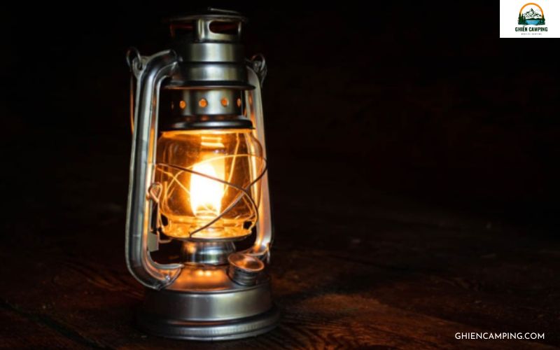 Danh sách món đồ khi đi cắm trại bằng ô tô không thể thiếu 15 Đèn phát sáng