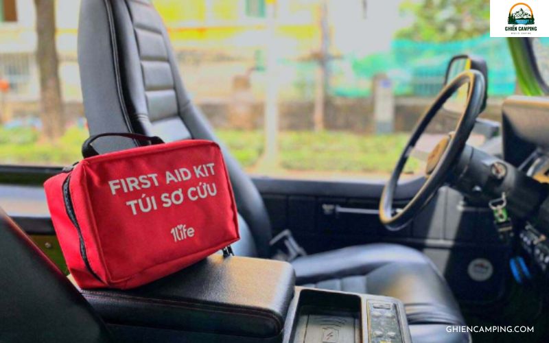 Danh sách món đồ khi đi cắm trại bằng ô tô không thể thiếu 16 Bộ sơ cứu cơ bản