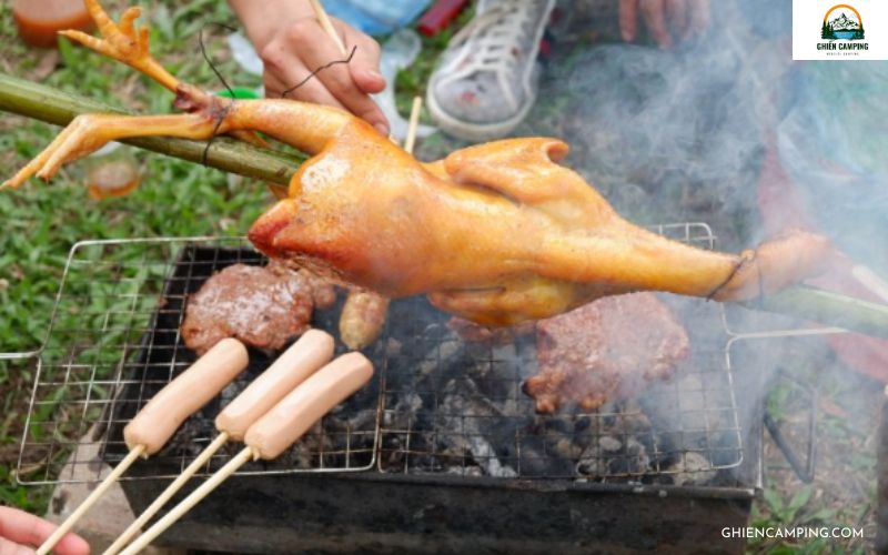 Những món nướng khi đi cắm trại hấp dẫn không thể bỏ qua 10 Những món nướng khi đi cắm trại - Gà nướng