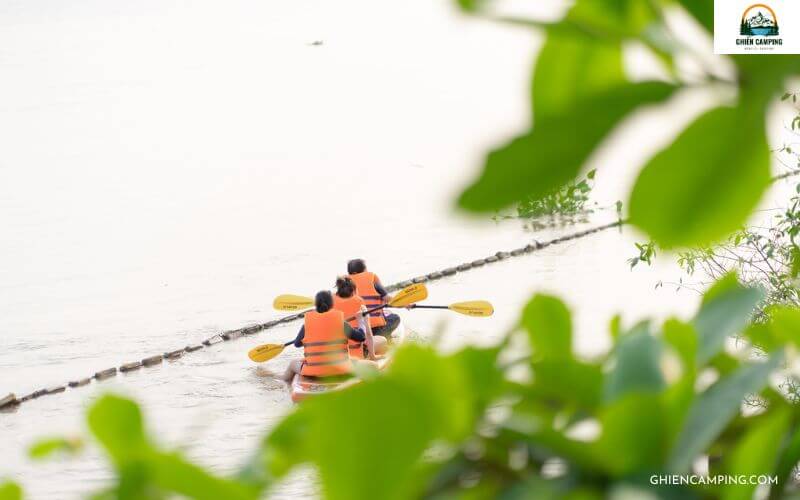 Review Asia Island Glamping - Điểm hẹn “trốn nắng” quận 9 Sài Gòn 15 Chèo SUP cùng bạn bè tại Asia Island Glamping