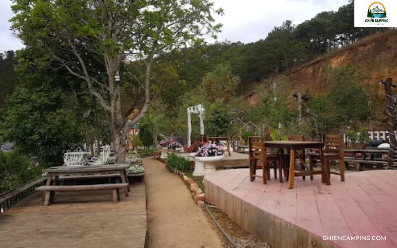 TOP 5 địa điểm Glamping kết hợp tiệc cưới hot nhất hiện nay 8 Lung Linh Glamping