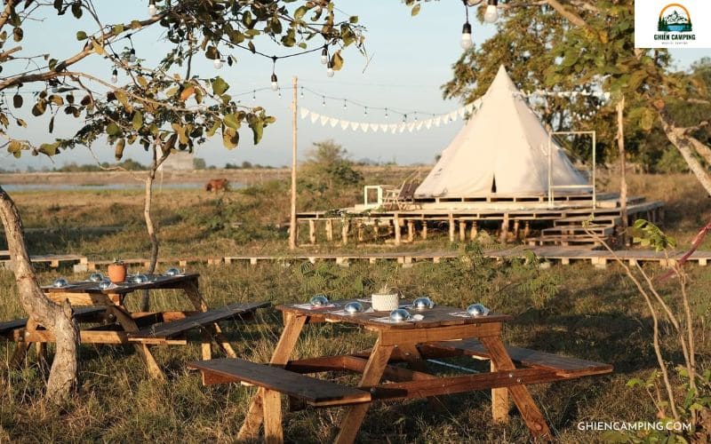 Top 5 khu Glamping Bình Thuận view đẹp đáng trải nghiệm nhất 7 Suối Đá F-Glamping – Cắm trại sang trọng giữa núi non và dòng suối mát